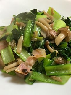 簡単!小松菜としめじのベーコン炒め-レシピのメイン写真