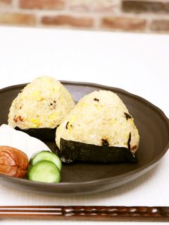 梅炊き込みご飯~たまご昆布混ぜおにぎり~-レシピのメイン写真