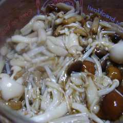 A picture of 秋味きのこ煮.