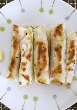 ウインナーとキュウリの餃子の皮巻き-レシピのメイン写真