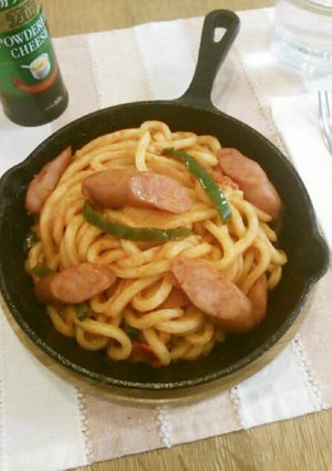 スキレットで☆鉄板ナポリタン風焼きうどん-レシピのメイン写真