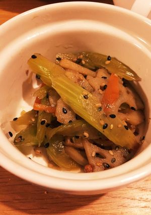 セロリと蓮根のキンピラ-レシピのメイン写真
