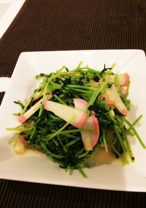 豆苗とかまぼこのガーリックソテー-レシピのメイン写真