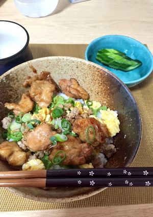 照り焼きチキン、そぼろ、炒り卵でどんぶり-レシピのメイン写真