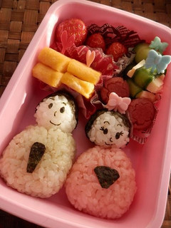 簡単★ひな祭りデコおにぎり-レシピのメイン写真