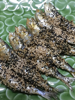 丸干しイワシの☆胡麻たっぷり焼き-レシピのメイン写真