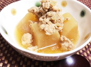 おつゆも一緒に♪ 丸大根と鶏そぼろの煮物-レシピのメイン写真
