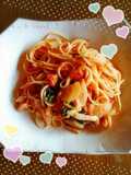 ほうれん草とチキンのトマトクリームパスタ