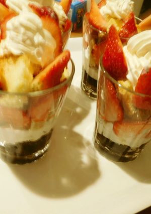 イチゴパフェ-レシピのメイン写真