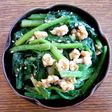 ほうれん草の胡麻くるみ和え。