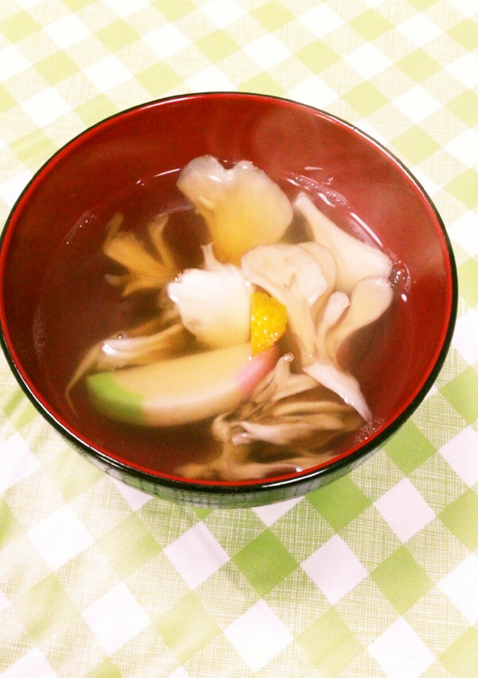 舞茸とかまぼこのお吸い物-レシピのメイン写真