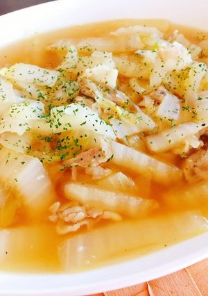 白菜と豚肉のコンソメスープ-レシピのメイン写真