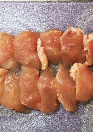 私の＊鶏むね肉の切り方＊〜削ぎ切り-レシピのメイン写真