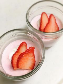 簡単♡濃厚いちごミルクプリン-レシピのメイン写真