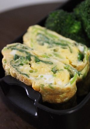 朝食お弁当に♪シンプルな三つ葉入り卵焼き-レシピのメイン写真