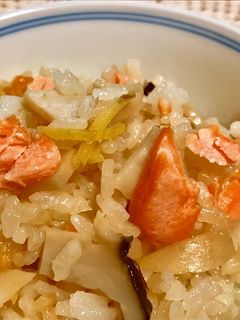 鮭とキノコの炊き込みご飯-レシピのメイン写真