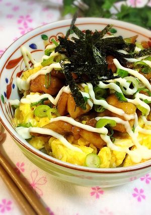 フライパンで簡単に♪焼鳥マヨたま丼♬*゜-レシピのメイン写真