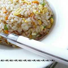รูปของ 温かいご飯でもパラパラ炒飯（しょうゆ味）