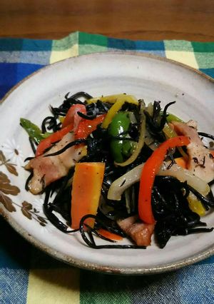 ちょっと洋風 ヒジキとベーコンの炒め煮-レシピのメイン写真