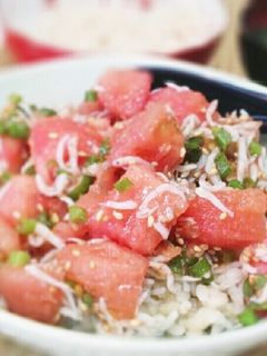 ランチに♪お手軽しらすトマトごま丼-レシピのメイン写真