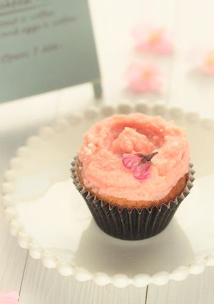 * 桜チーズクリーム♡カップケーキ♪-レシピのメイン写真