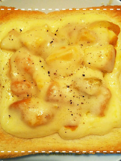 リメイクで簡単!煮物チーズトースト-レシピのメイン写真