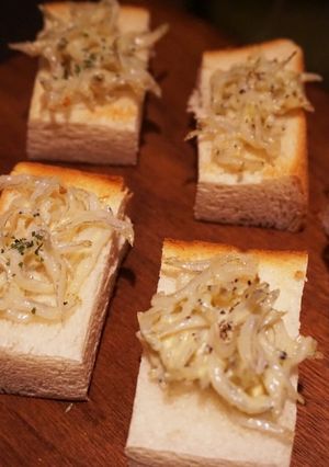 朝食にもおやつにも♪簡単しらすパン-レシピのメイン写真