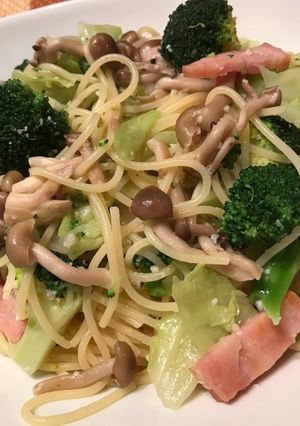 たっぷり野菜とベーコンの塩麹パスタ-レシピのメイン写真