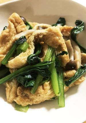 小松菜とお揚げさん、しめじの炒め物-レシピのメイン写真