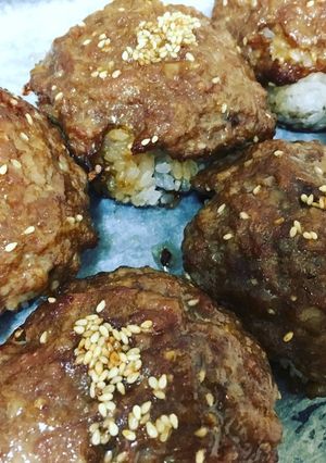 新定番?!肉のせおにぎり★-レシピのメイン写真