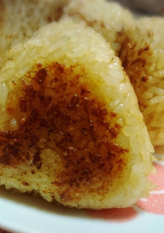 追いマヨと焼肉のタレで簡単焼きおにぎり-レシピのメイン写真