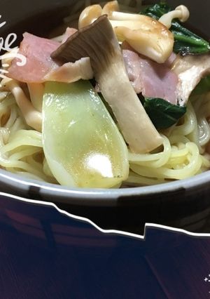 餃子の王将醤油ラーメンonきのこベーコン-レシピのメイン写真
