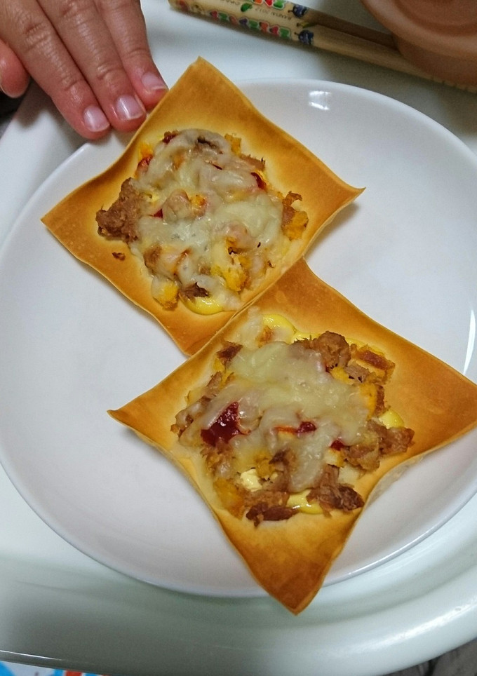 余ったワンタンの皮で☆ツナたまピザ-レシピのメイン写真