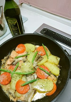 フライパン１つ～塩鮭と野菜のミルク煮-レシピのメイン写真