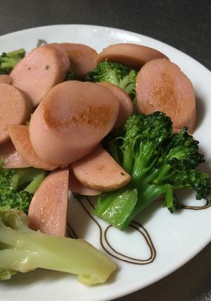 お弁当に☆ブロッコリーとソーセージ炒め-レシピのメイン写真