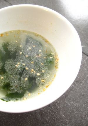 簡単わかめスープ-レシピのメイン写真