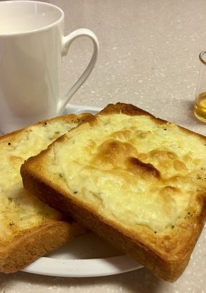 クアトロフォルマッジ風トースト-レシピのメイン写真