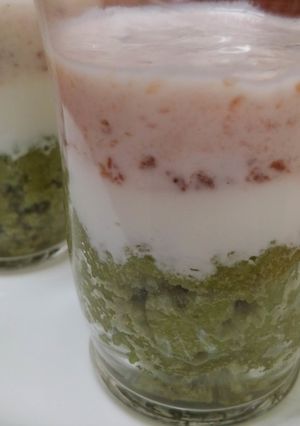 ヨーグルトアート＊ＨＭ＋抹茶＆苺＊菱餅風-レシピのメイン写真