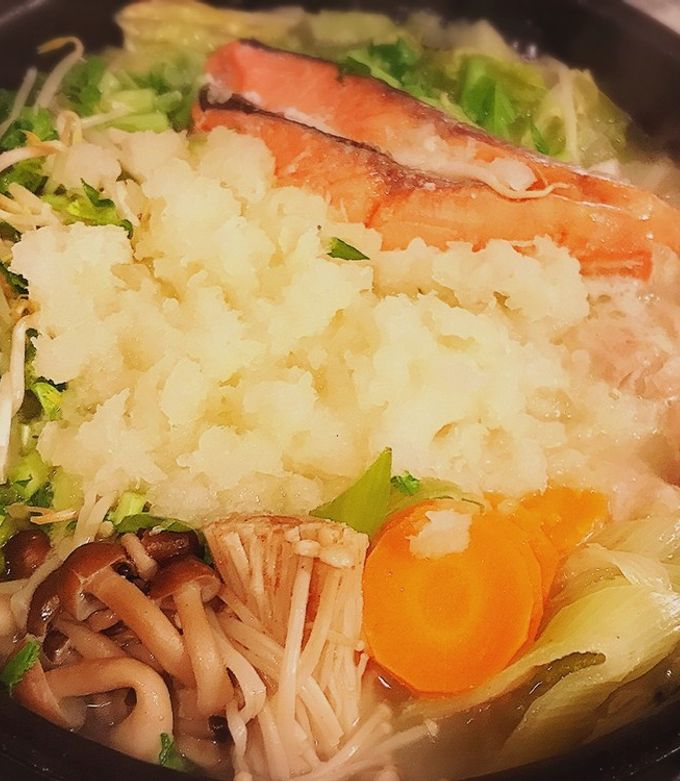 鶏ももと鮭のみぞれ鍋-レシピのメイン写真