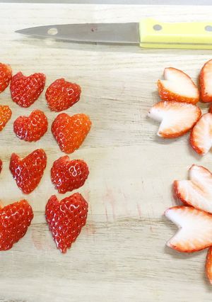 イチゴの飾り切り❤ハートと桜の花びら-レシピのメイン写真
