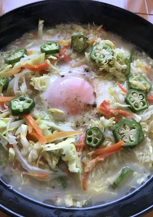 キャベツたっぷり巣籠もり玉子ラーメン-レシピのメイン写真