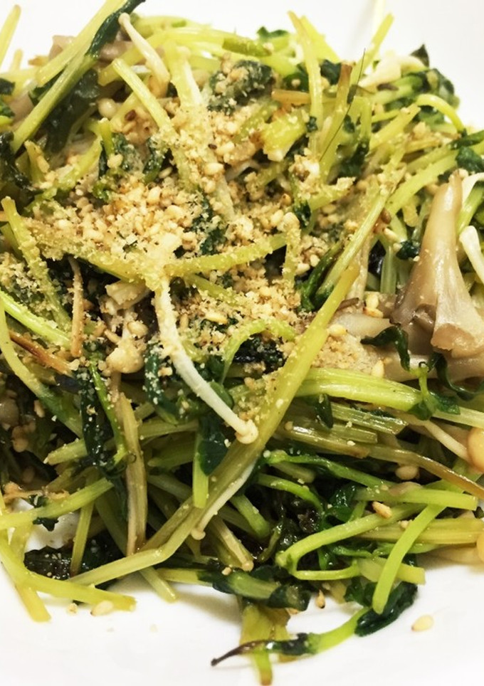 白だしとお酢でさっぱり！きのこ&豆苗炒め-レシピのメイン写真