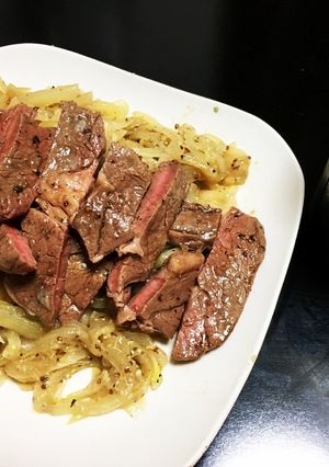 牛ステーキ肉の洋風焼うどん-レシピのメイン写真