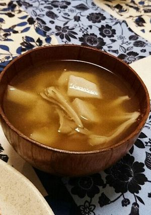 里芋と舞茸のお味噌汁-レシピのメイン写真