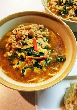 ニラとカニかまの卵とじ味噌ラーメン♬-レシピのメイン写真