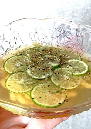 すだちと小麦粉を練り合わせて作るうどん-レシピのメイン写真
