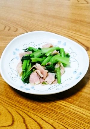 お弁当に♥小松菜とベーコンの炒め物-レシピのメイン写真