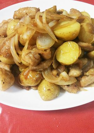 鶏皮とじゃがいものにんにくバター炒め-レシピのメイン写真