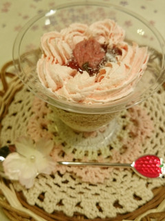 ほんのり桜のヨーグルトパフェ。-レシピのメイン写真