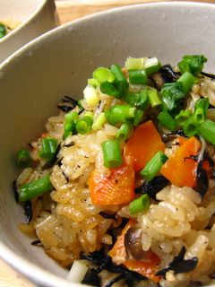 ひじきときのこの炊き込み御飯-レシピのメイン写真